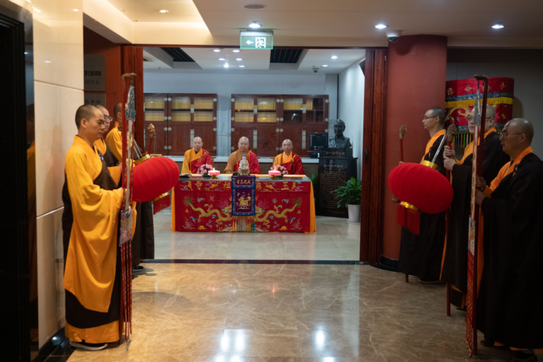 究竟皈依处，三宝最吉祥！上海玉佛禅寺举行传授三皈五戒法会 - 上海玉佛禅寺
